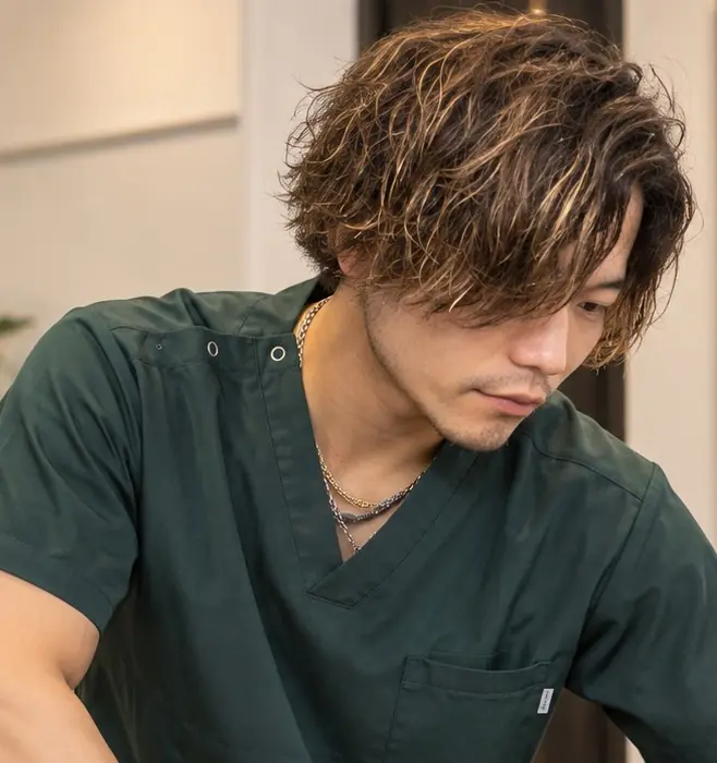 施術を担当する理学療法士 竹見優也